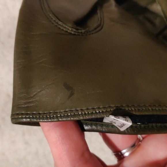 Bruno Di Costanzo handcrafted Olive Leather XL gloves with silk lining - Picture 8 of 14